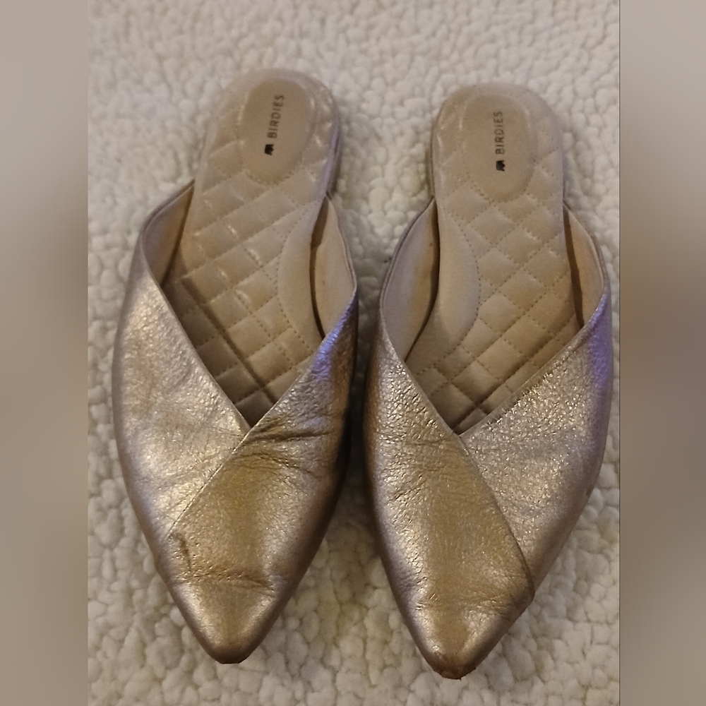 BIRDIES SIZE 8.5 LADIES THE SWAN GOLD SLIPONS